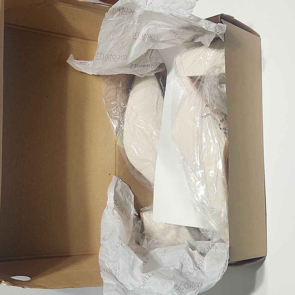 Coconuts by Matisse Women's Cream Textured Mules - Picture 8 of 8